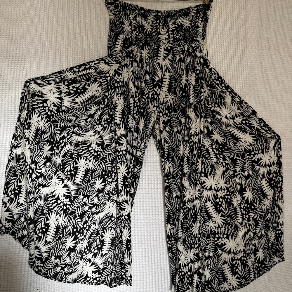 Chicoree long black and white pants with slit